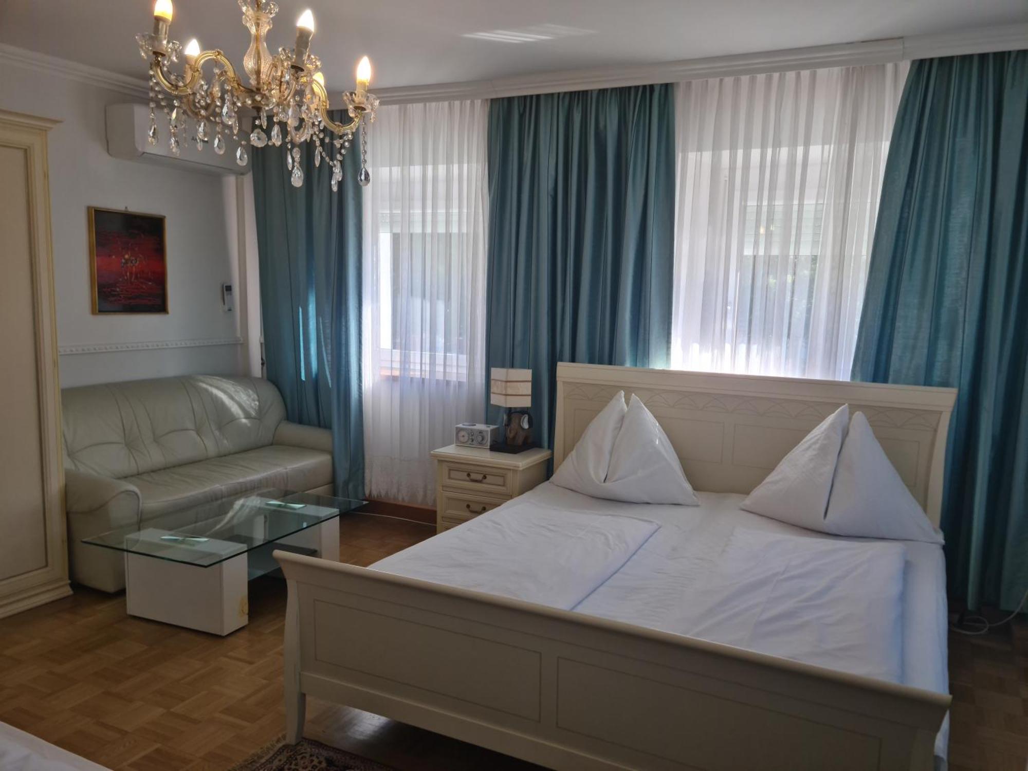 Hoeckner Plaza Hotel Attnang-Puchheim ภายนอก รูปภาพ