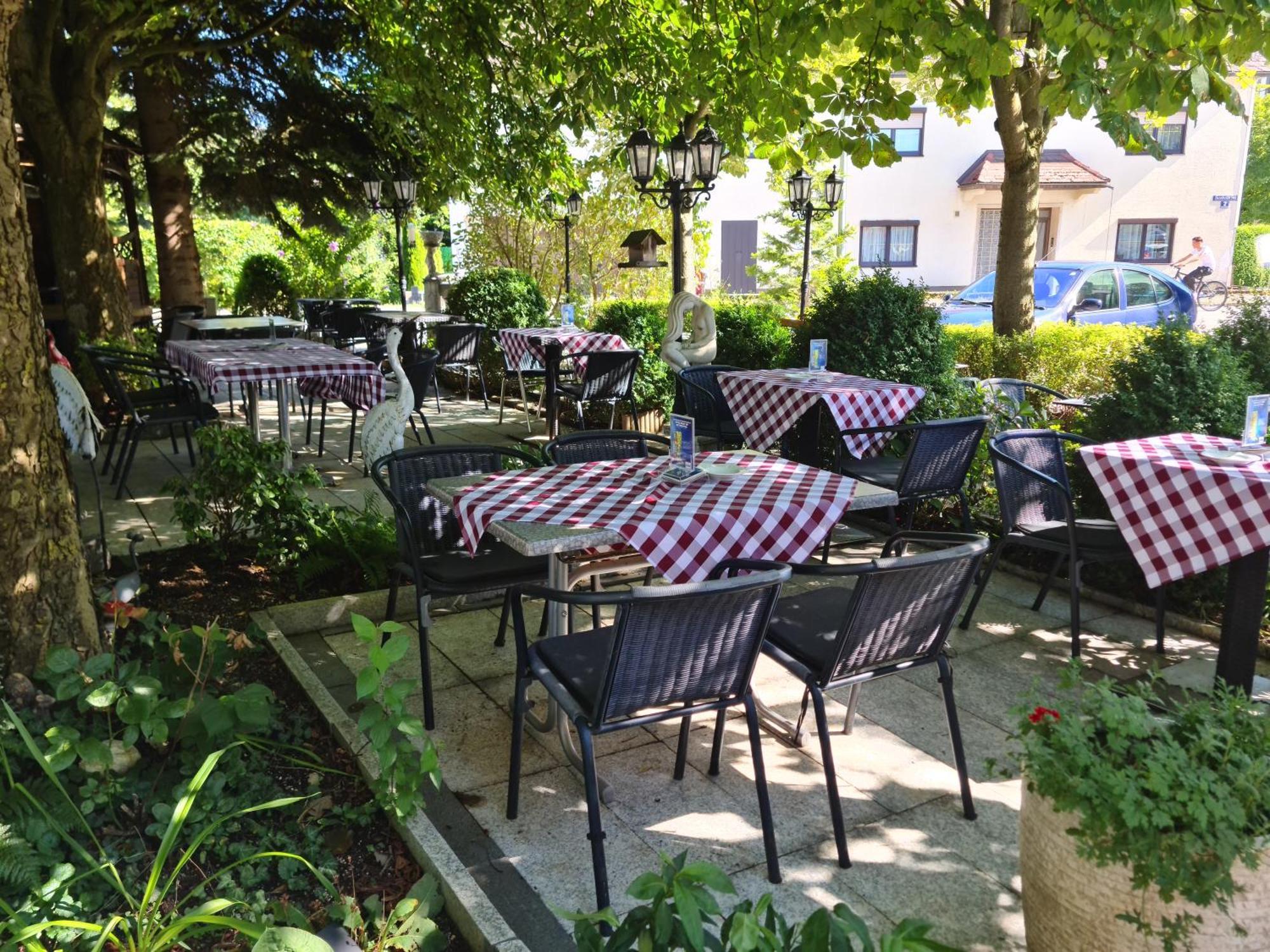 Hoeckner Plaza Hotel Attnang-Puchheim ภายนอก รูปภาพ
