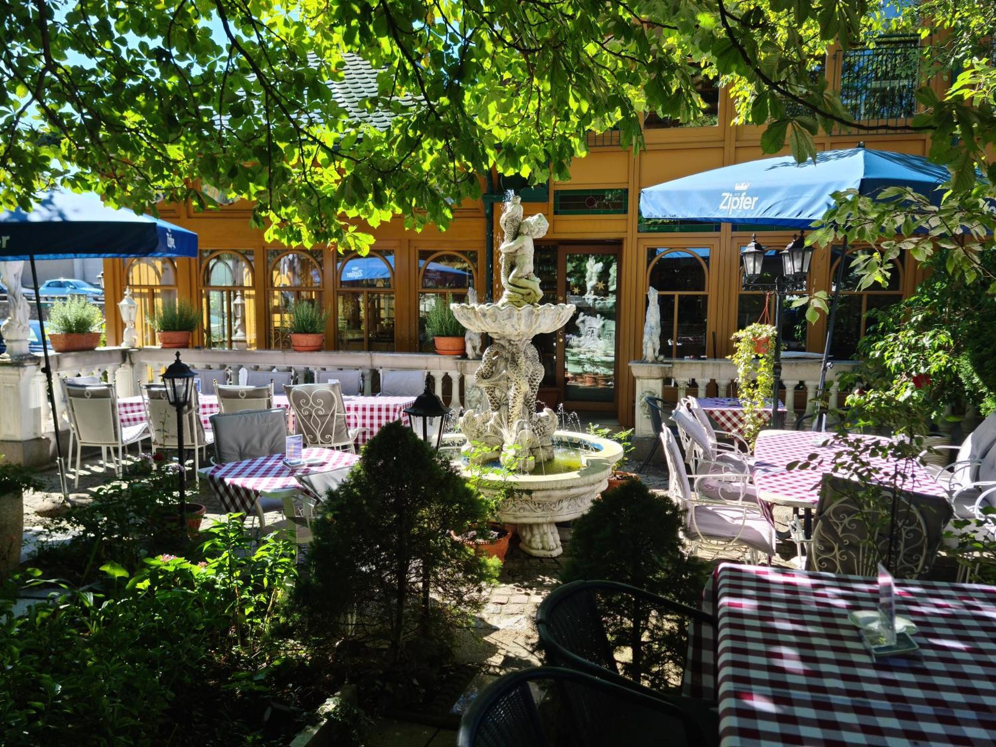 Hoeckner Plaza Hotel Attnang-Puchheim ภายนอก รูปภาพ