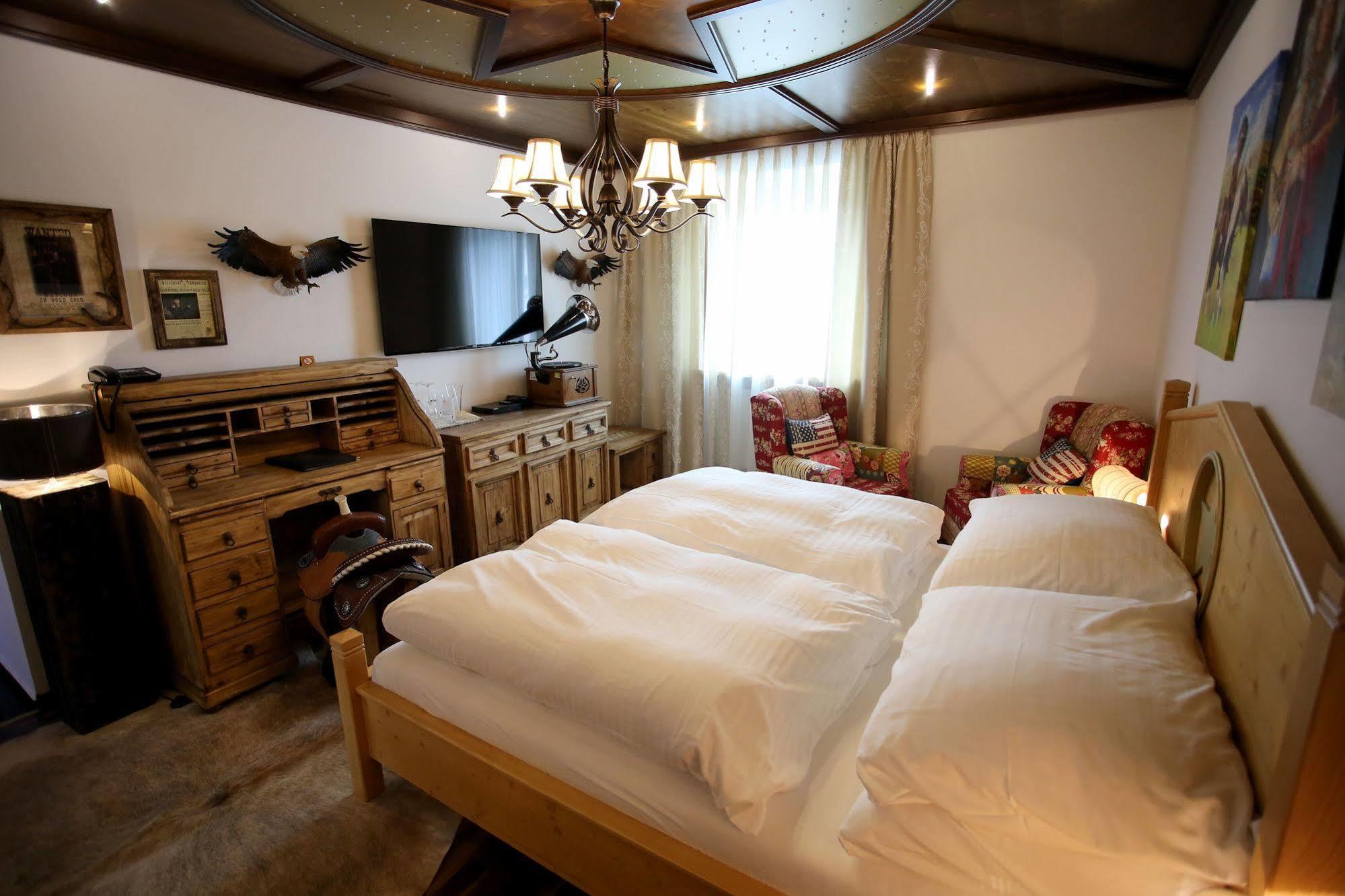 Hoeckner Plaza Hotel Attnang-Puchheim ภายนอก รูปภาพ