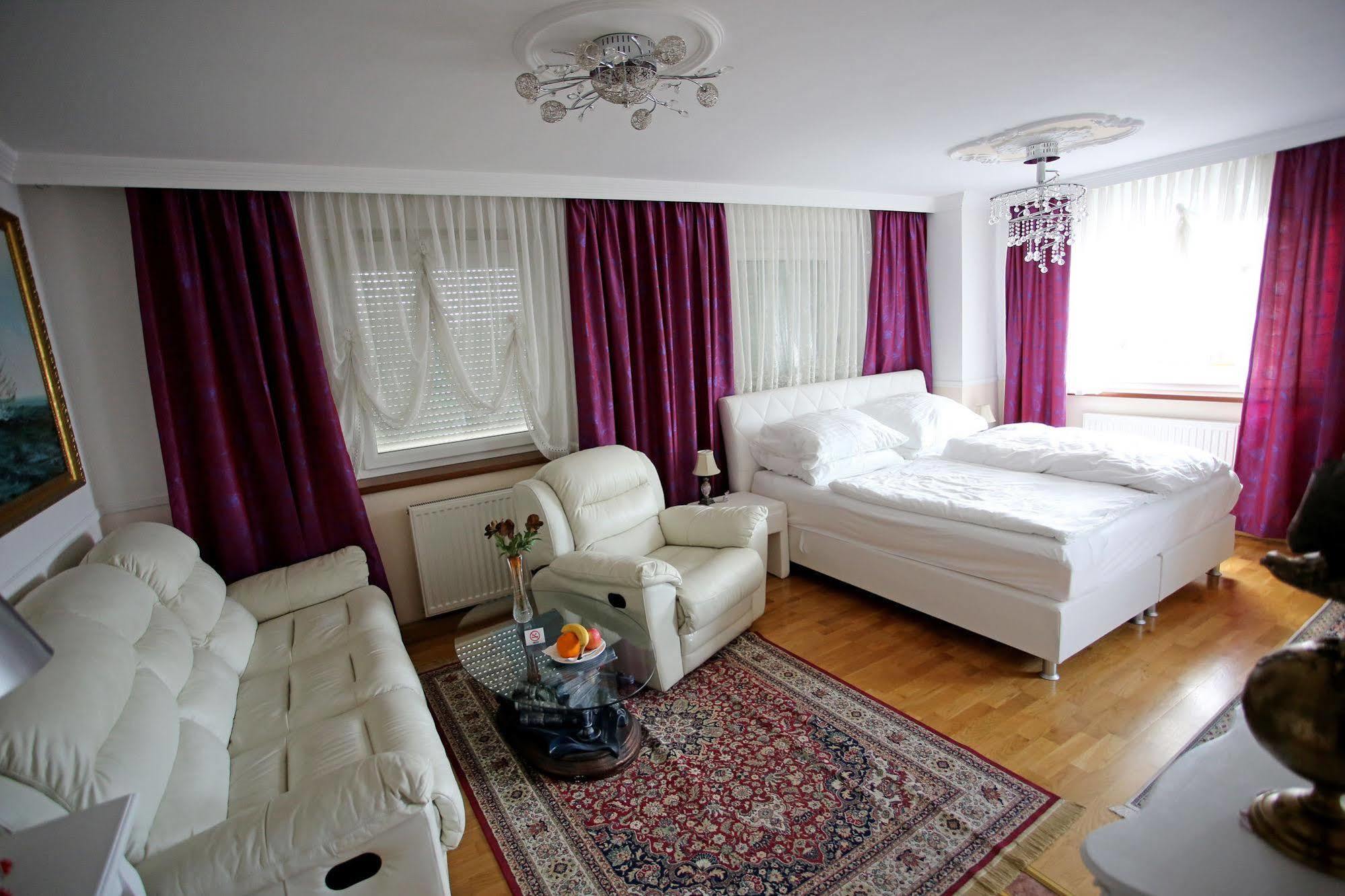 Hoeckner Plaza Hotel Attnang-Puchheim ภายนอก รูปภาพ