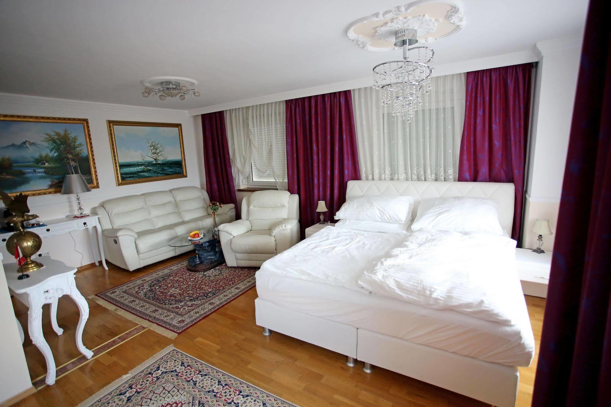 Hoeckner Plaza Hotel Attnang-Puchheim ภายนอก รูปภาพ