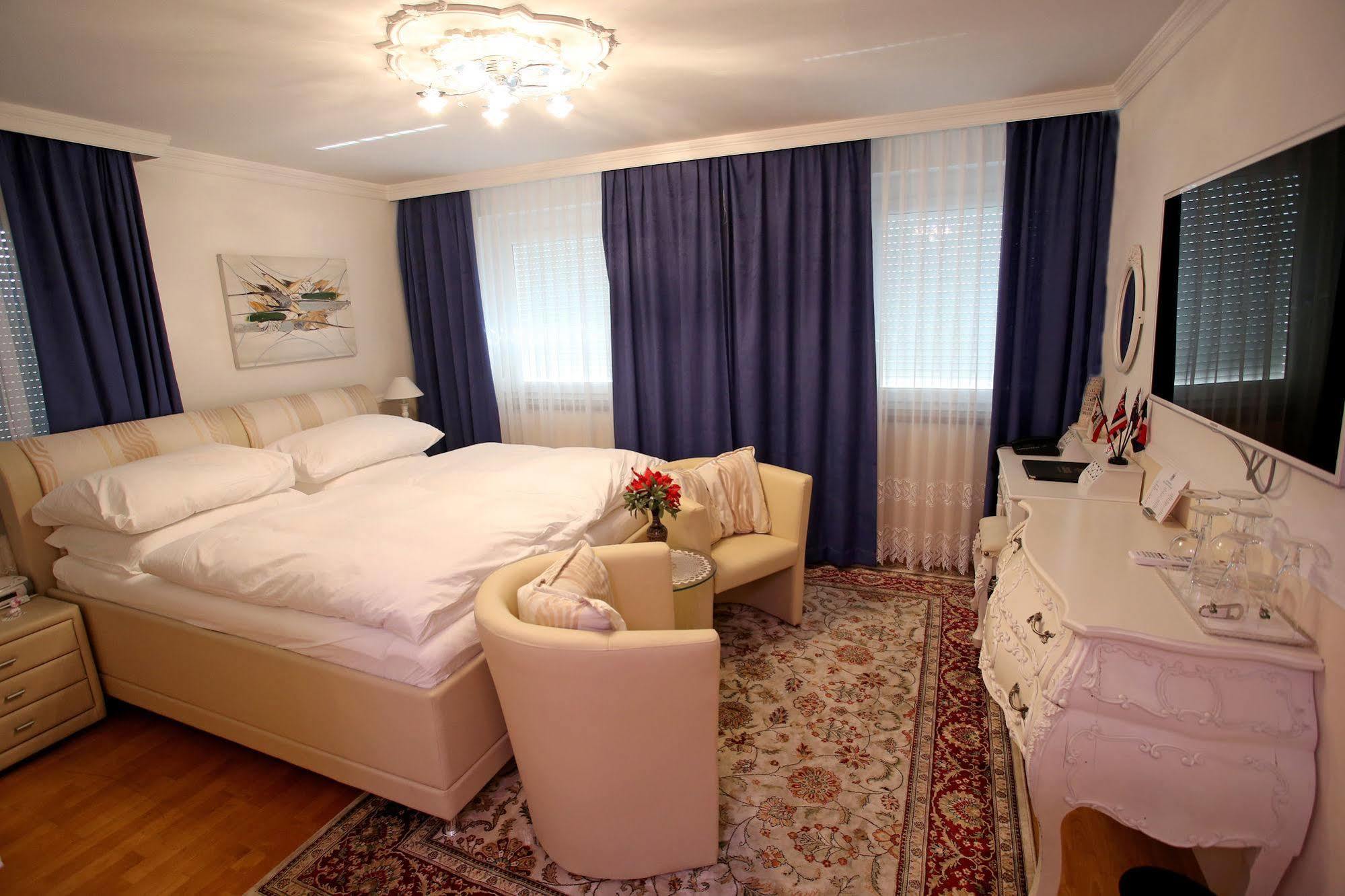 Hoeckner Plaza Hotel Attnang-Puchheim ภายนอก รูปภาพ