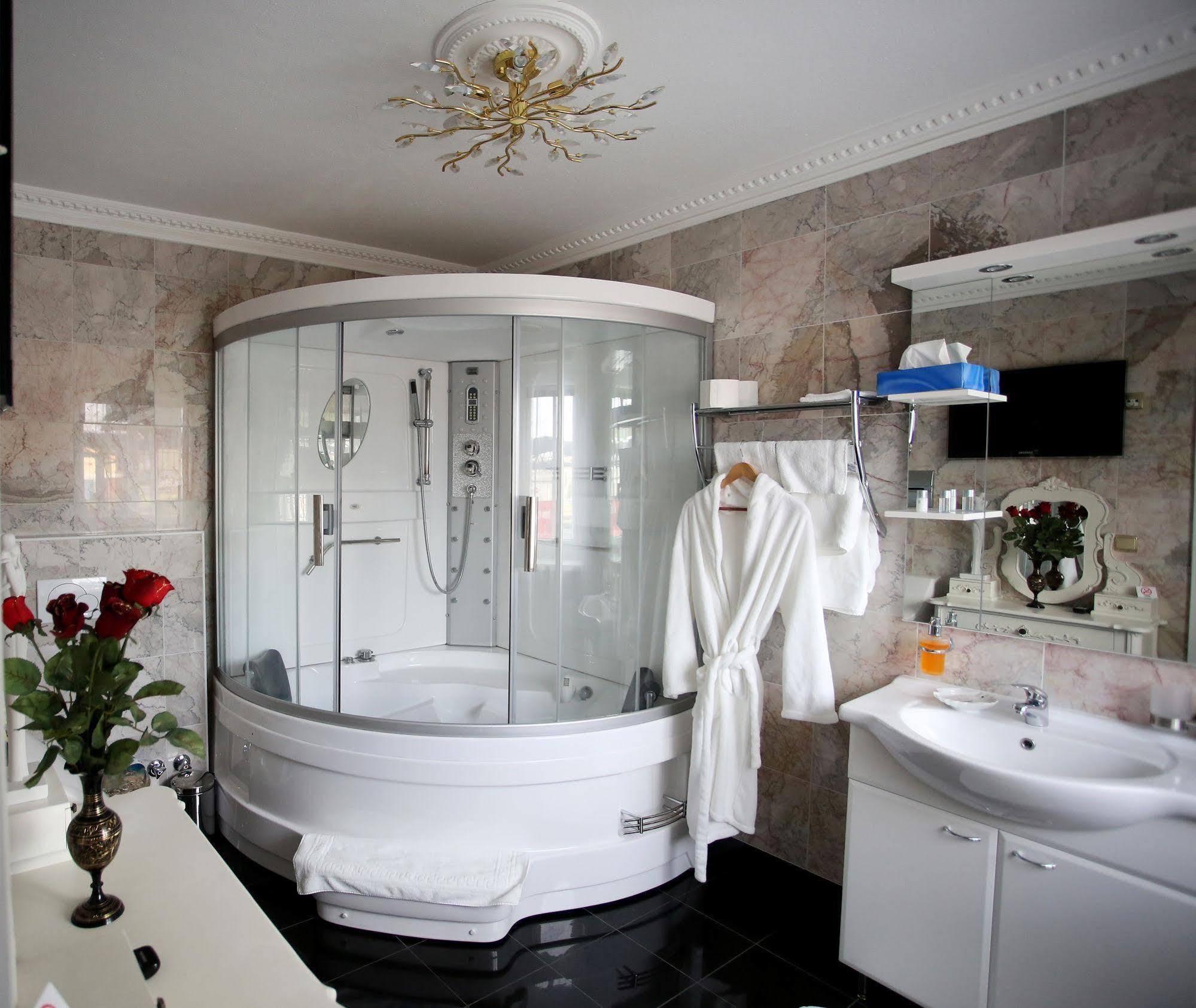 Hoeckner Plaza Hotel Attnang-Puchheim ภายนอก รูปภาพ