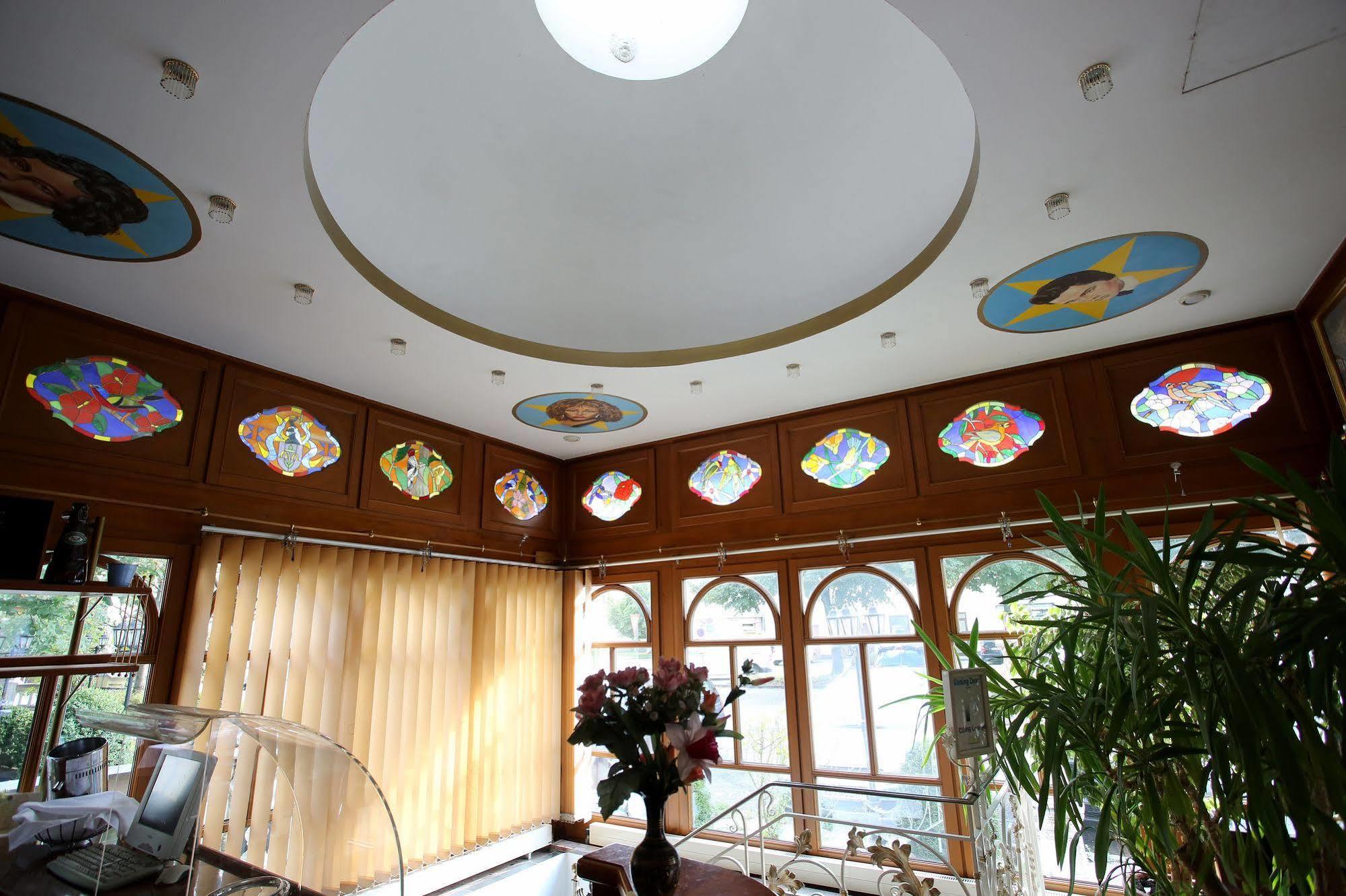Hoeckner Plaza Hotel Attnang-Puchheim ภายนอก รูปภาพ
